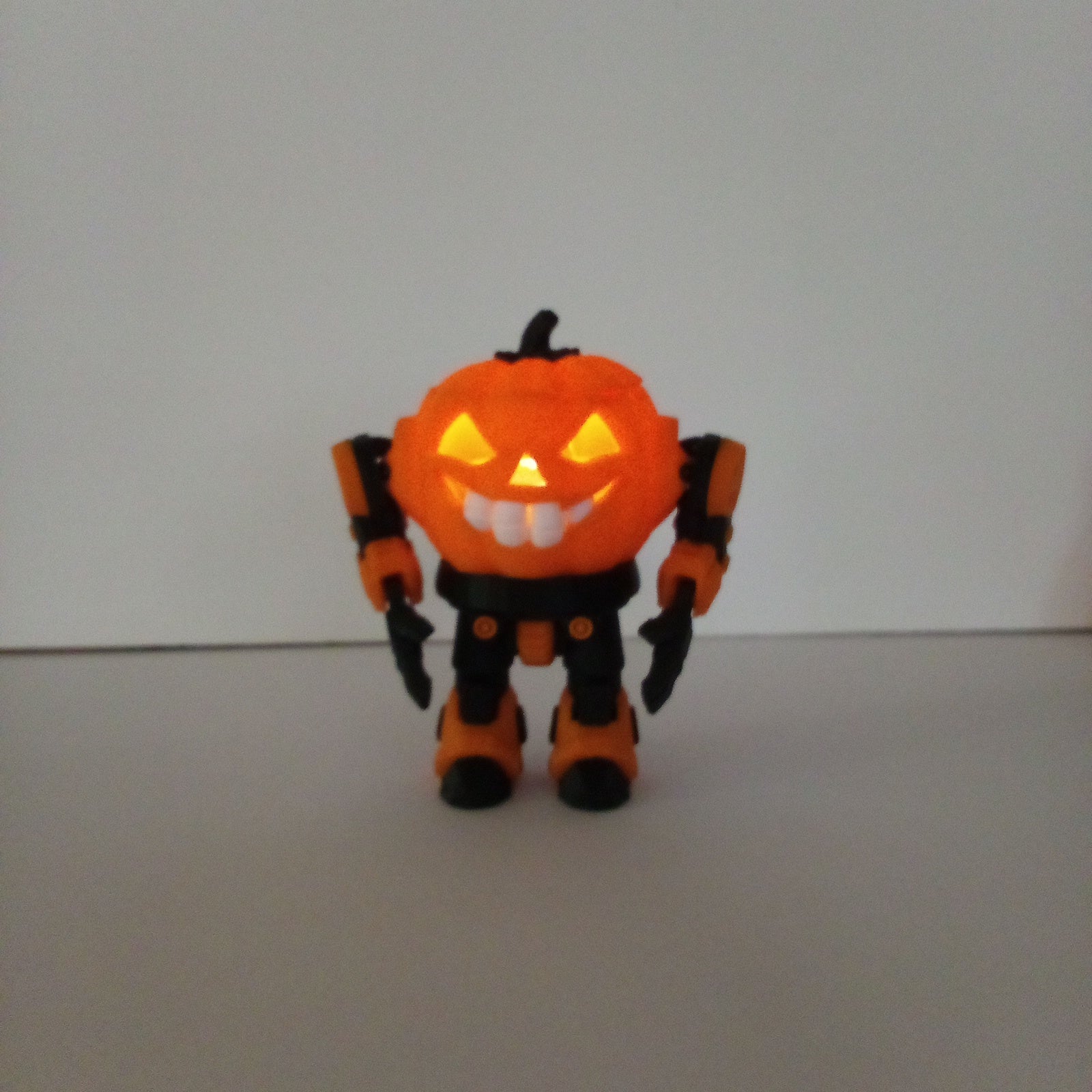 Articulating Robot Pumpkin