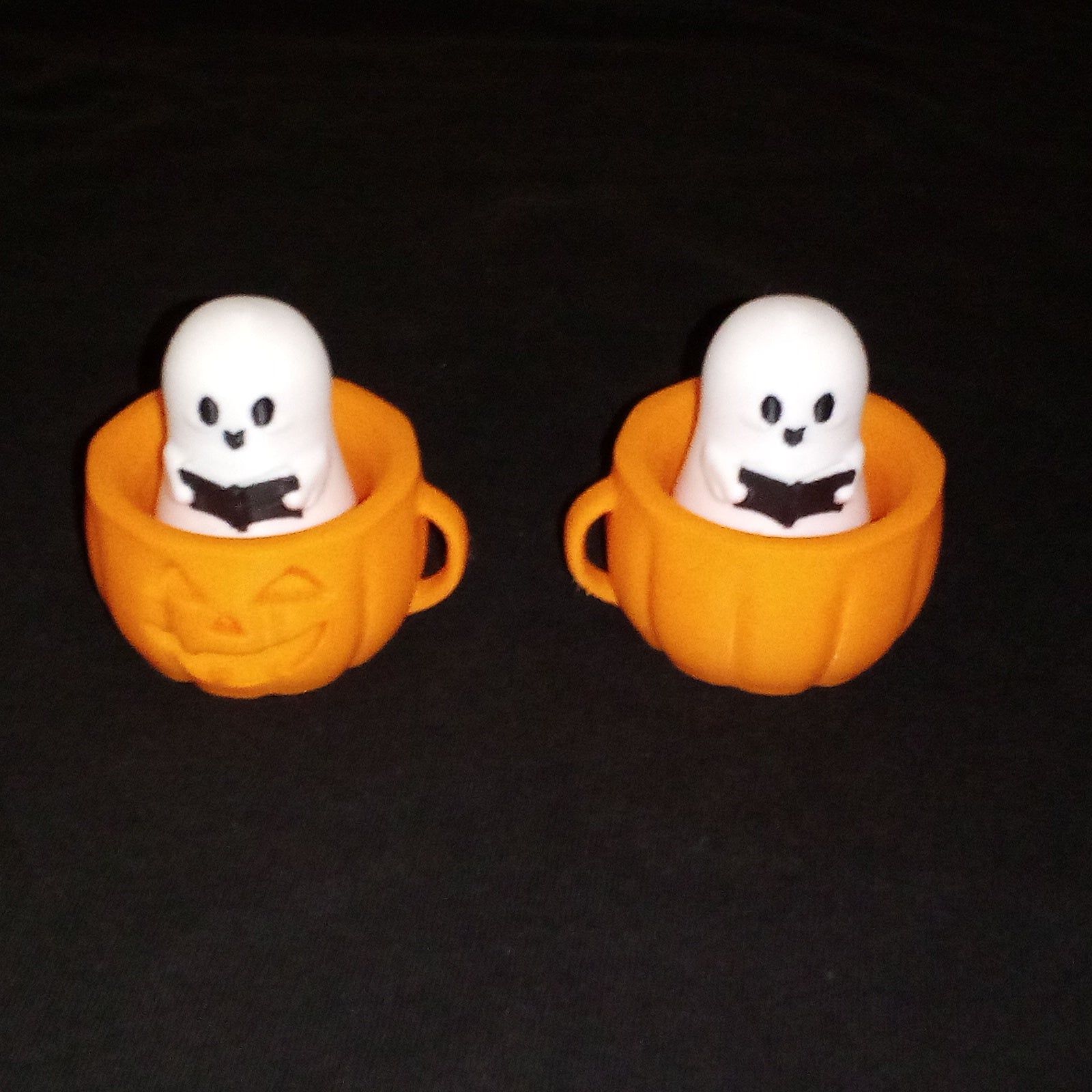 3D Printed Twisty Ghost in Pumpkin Cup