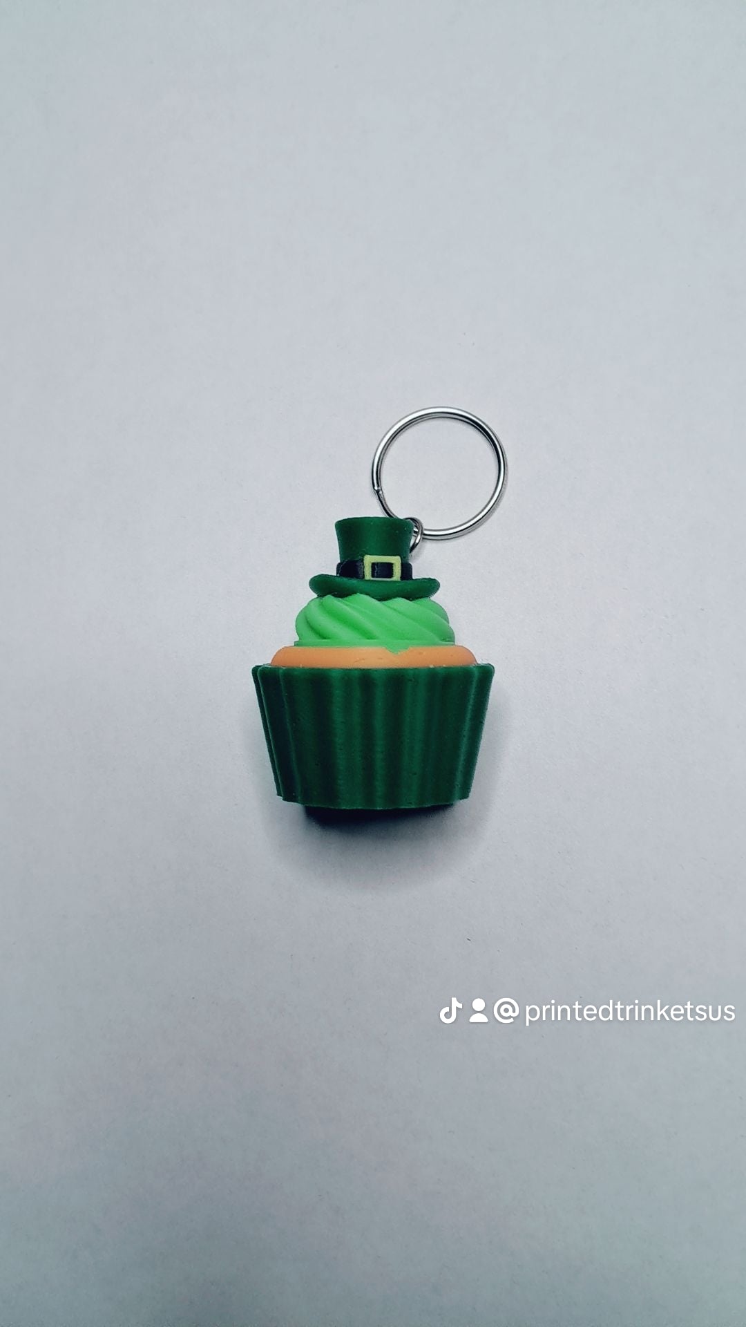 3D Printed St Patrick's Day Cupcake Fidget Clicker Keychain